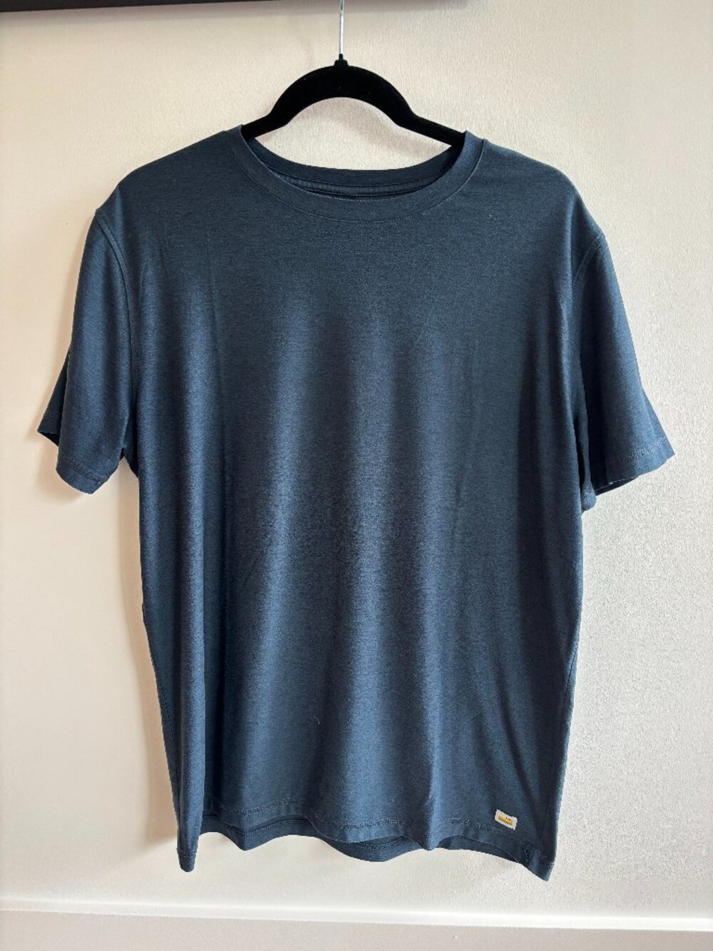 Vuori Men's Strato Tech Tee - Indigo Blue Heather - Size M